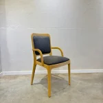 Silla puntera cabecera apoyabrazos madera Lulú
